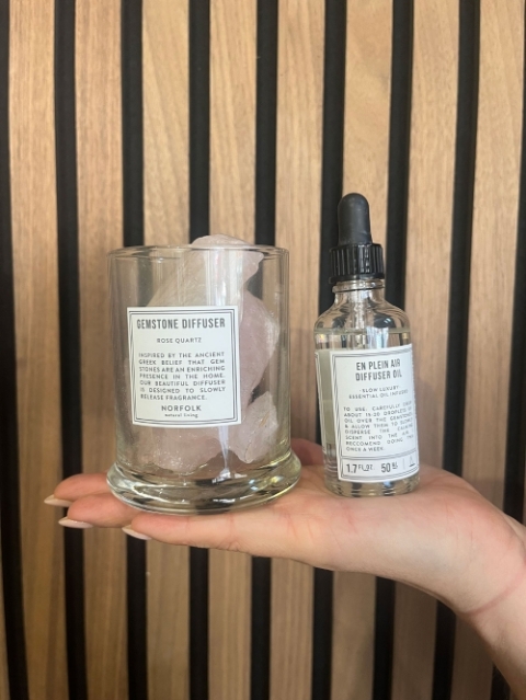 Norfolk Living Gemstone Rose Quartz Diffuser with En Plein Diffuser Oil